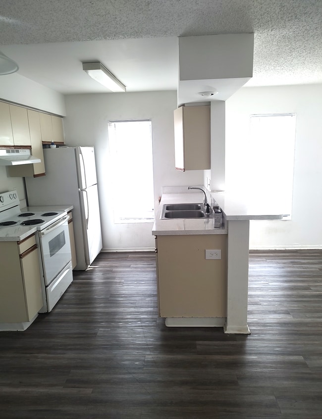 IMG_8044 (2).PNG - Harbor Oaks Apartments