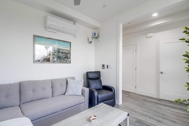 Photo - 4505 Park Blvd Unit ID1024465P