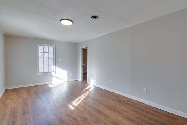 Photo - 950 Parkhaven Ln