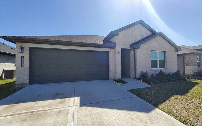 Photo - 31739 Margaret Woods Ln