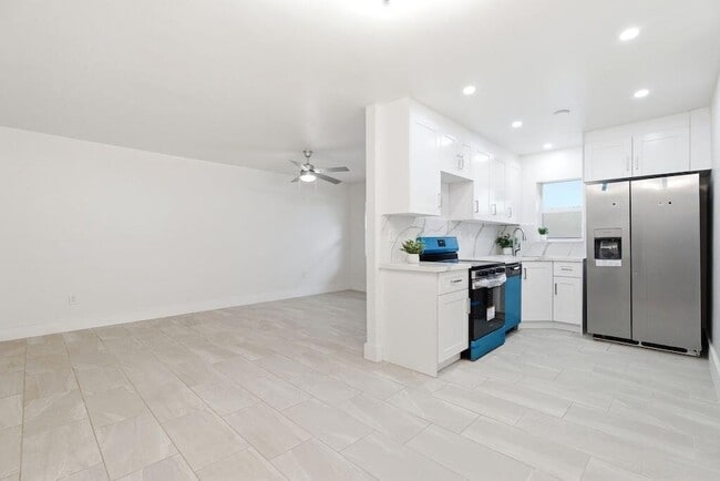 Photo - 1747 Rodman St Unit 302