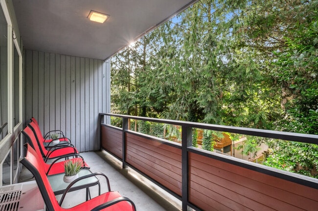 Photo - 520 Bellevue Way SE Unit ID1284575P