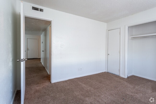 2BR, 1.5BA - 892SF - Sandpiper Apartments