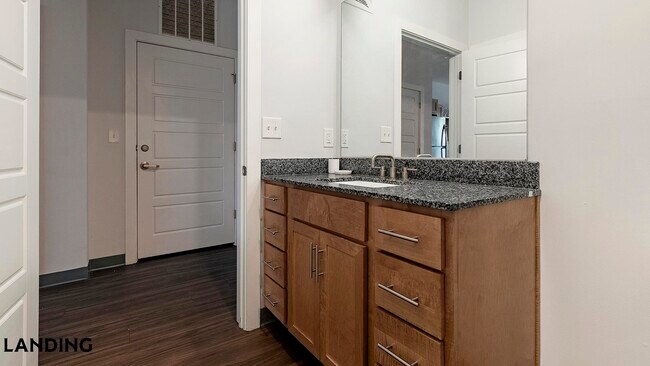 Photo - 302 13th St S Unit 611