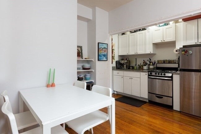 Photo - 16 Chauncy St Unit A