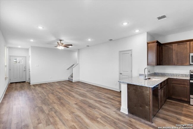 Photo - 7509 Astro Fld