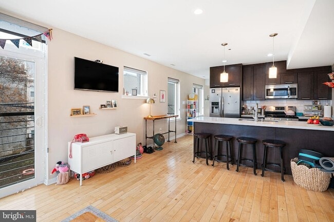 Photo - 847 N 16th St Unit 3