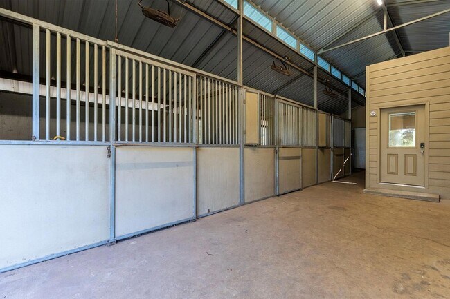 Photo - 704 Ridgmar Rd