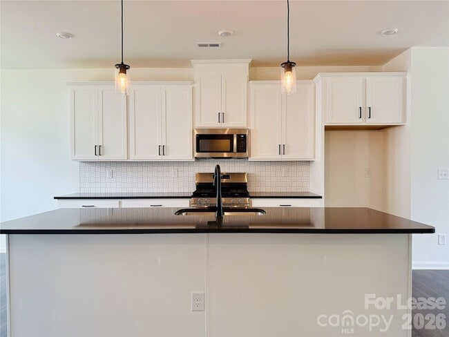 Photo - 1736 Blanche St