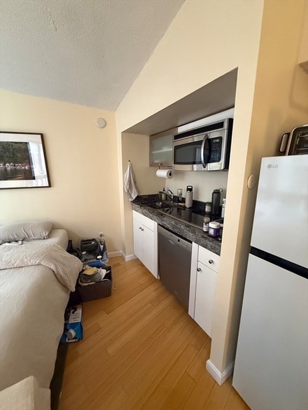 Photo - 12 Stoneholm St Unit 422