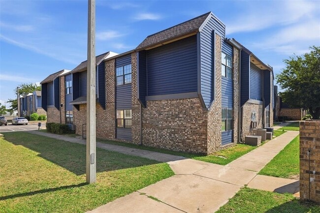 Photo - 401 SE 12th St Unit 193
