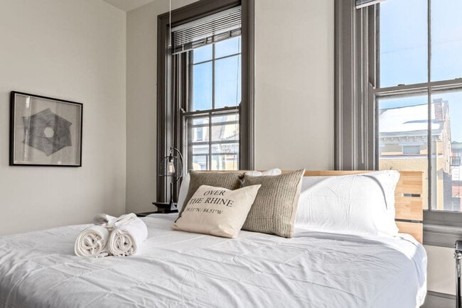 Photo - 126 E 13th St Unit ID1056027P