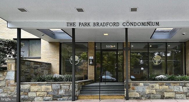 Building Photo - 8601 Manchester Rd Unit 217