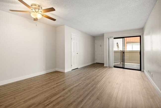 Photo - Chatsworth Plaza Apartments