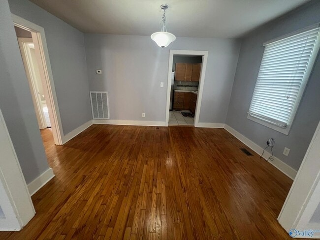 Photo - 1114 Stevens Ave NE