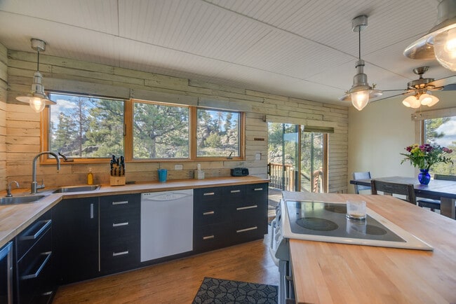 Photo - 465 Springmeadow Way Unit SI ID1545753P