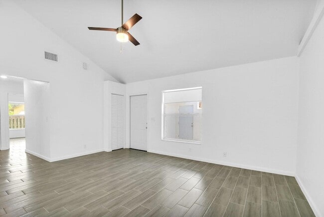 Photo - 13998 Folkestone Cir