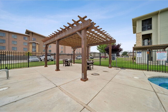 Photo - Windscape Apartments