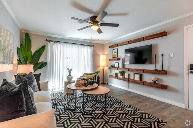 1BR, 1BA - 610SF - The Ace Apartments