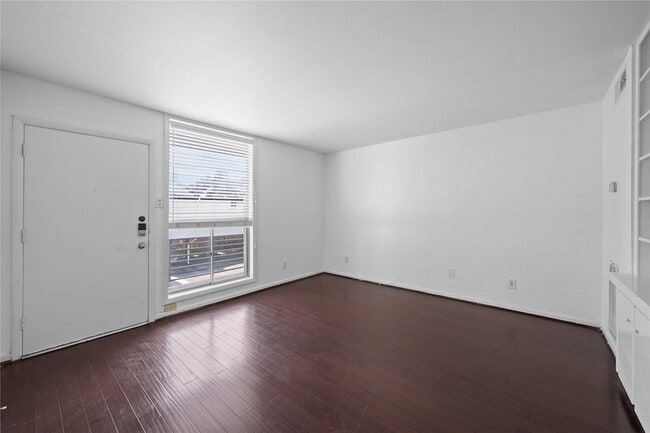 Building Photo - 5123 Del Monte Dr Unit 1