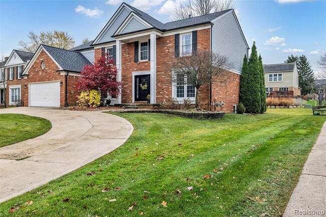 Photo - 45077 Roundview Dr