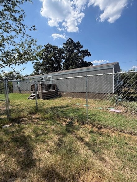 Photo - 272 Plum St
