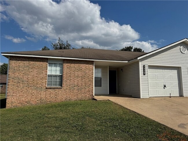 Building Photo - 1374 N Chickadee Ave