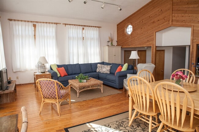 Photo - 40393 N Beachcomber Dr Unit ID1255929P