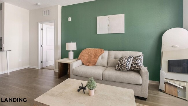Building Photo - 3511 Great Cypress Cir Unit 1583-301