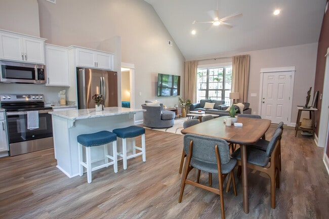 Building Photo - 2202 Elkridge Dr Unit SI ID1473245P