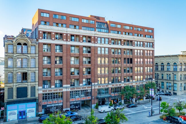 Photo - Fourth & Plum