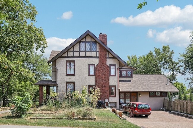 Photo - 1715 Cedar Ln