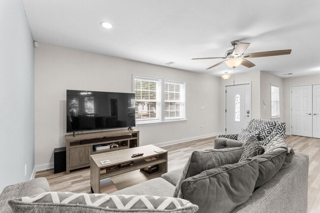 Building Photo - 433 Belle Dr Unit SI ID1570205P