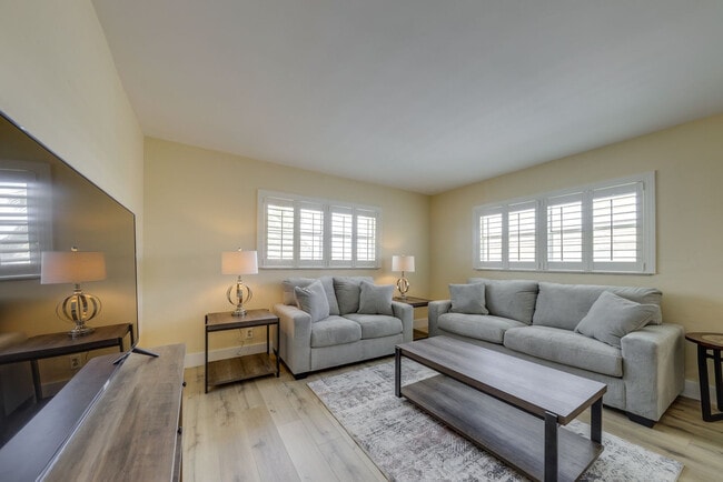 Photo - 1450 N Riverside Dr Unit SI FL2-ID1580603P