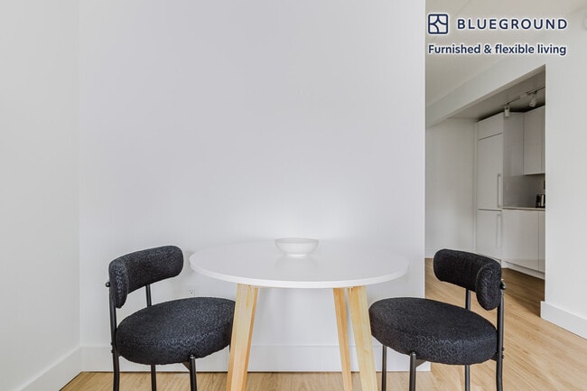 Photo - 160 W 24 St Unit FL16-ID1636