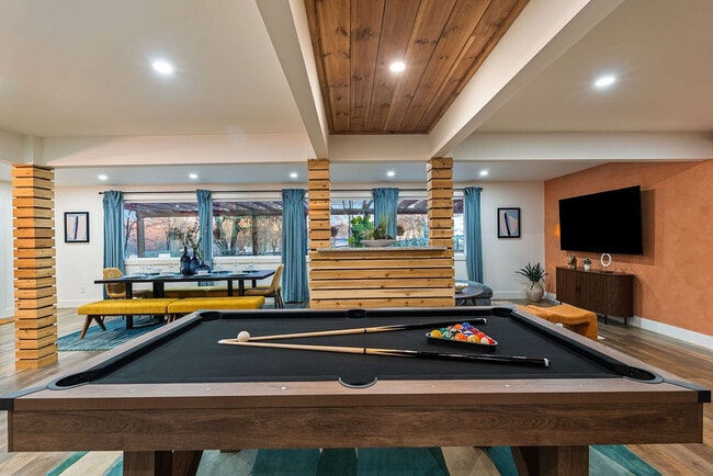 Building Photo - 10 Penny Ave Unit SI ID1474772P