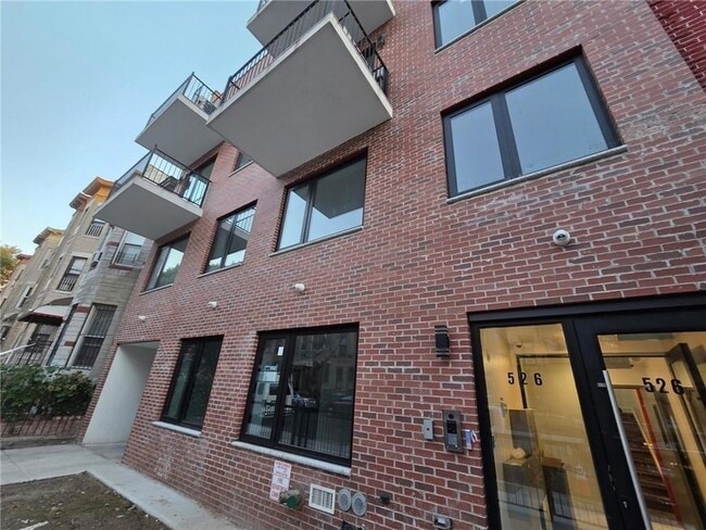 Building Photo - 526 56th St Unit 201