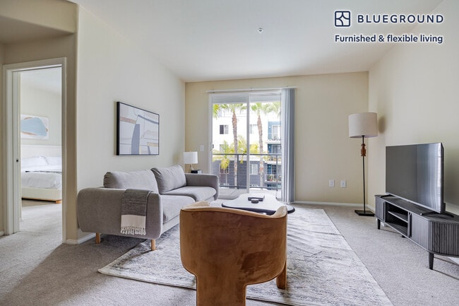 Building Photo - 5535 Westlawn Ave Unit FL3-ID1404