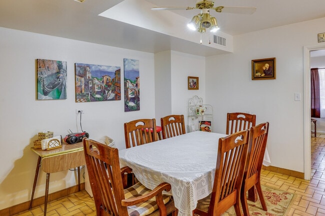 Photo - 331 W Windsor Ave Unit SI ID1385717P