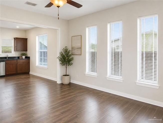 Photo - 215 Fig Dr Unit 2