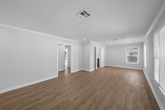 Photo - 2416 Lake Air Dr