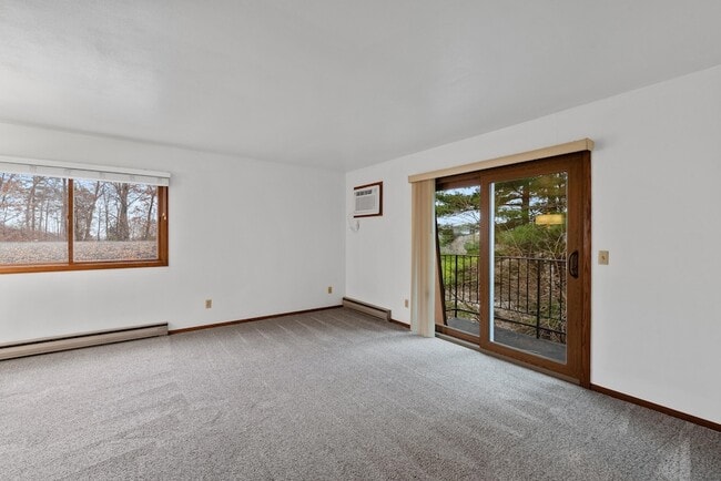 Photo - 516 Marshall Ct