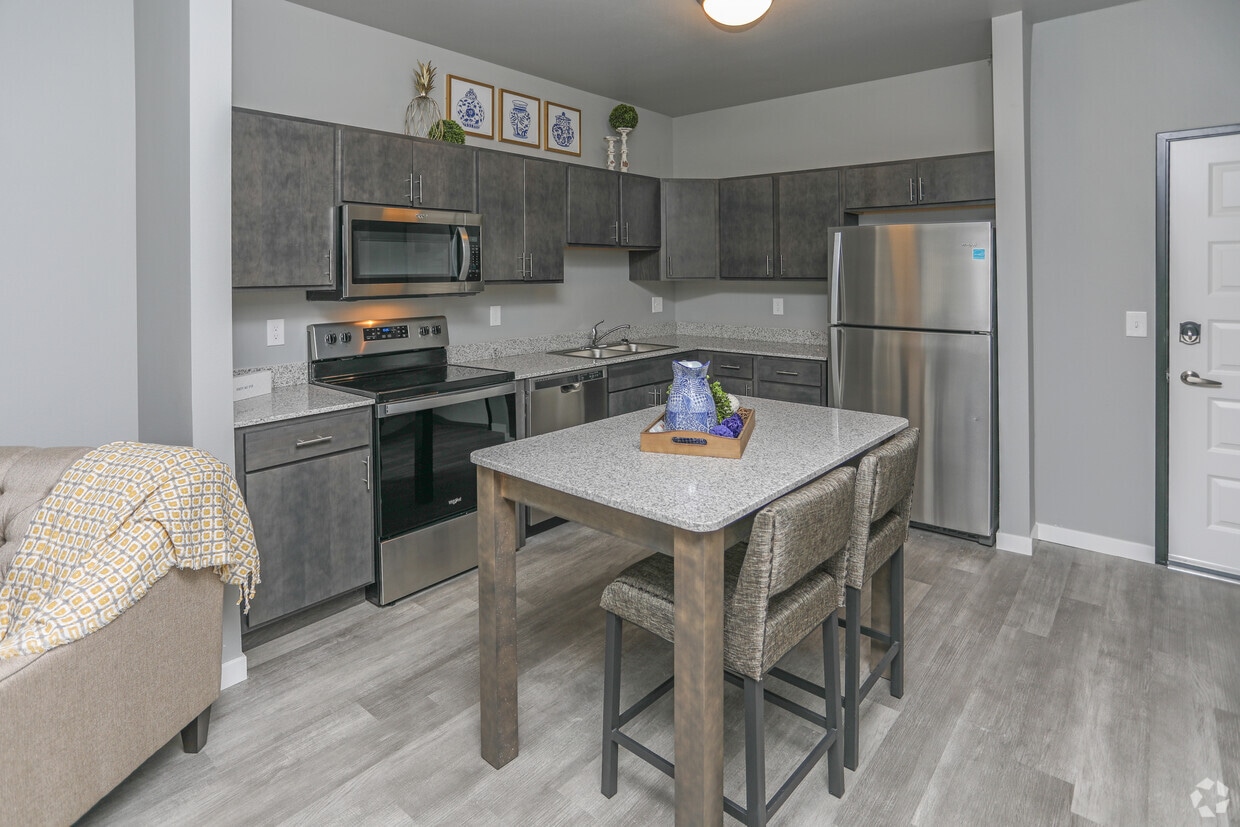 Floor Plan - 2 Bedroom 1 Bathroom Apartment