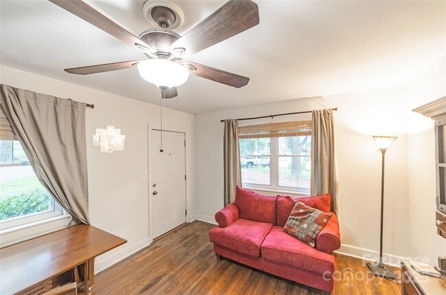 Photo - 2730 Holt St