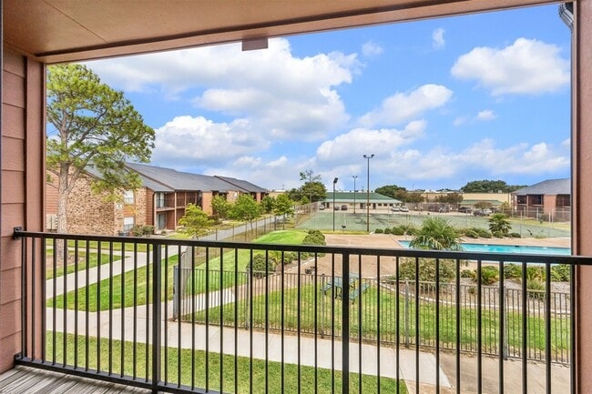 Photo - 904 University Oaks Blvd Unit 118