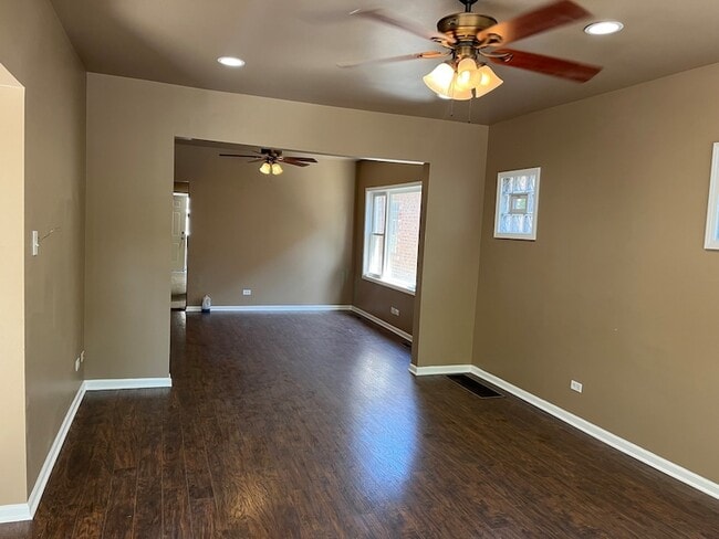 Photo - 722 E 91st Pl