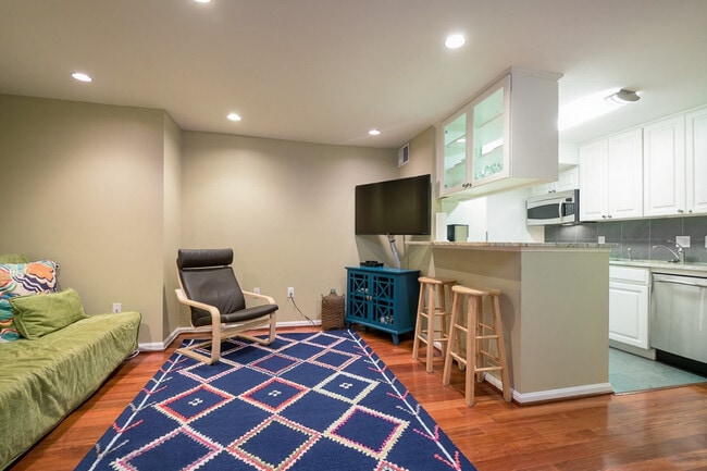 Building Photo - 1001 New Hampshire Ave NW Unit SI ID1601870P