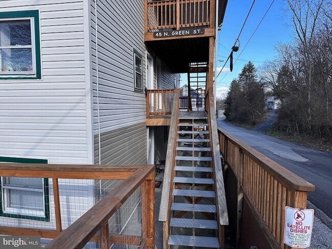 Photo - 45 N Green St