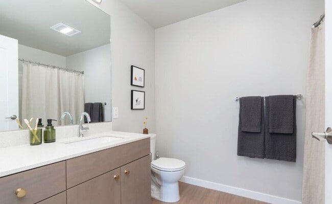 Photo - 2070 NW Quimby St Unit ID1280546P