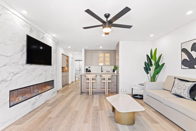 Building Photo - 8115 Thomas Dr Unit SI ID1354934P